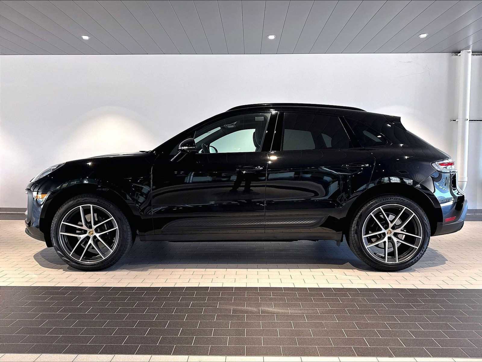 Used 2026 Porsche Macan AWD/4WD image 2