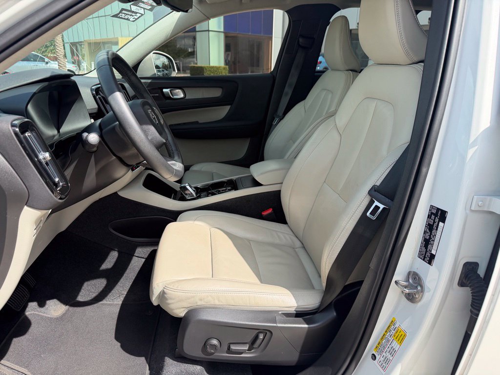 Used 2023 Volvo XC40 B5 Ultimate w/ Climate Package AWD/4WD image 10