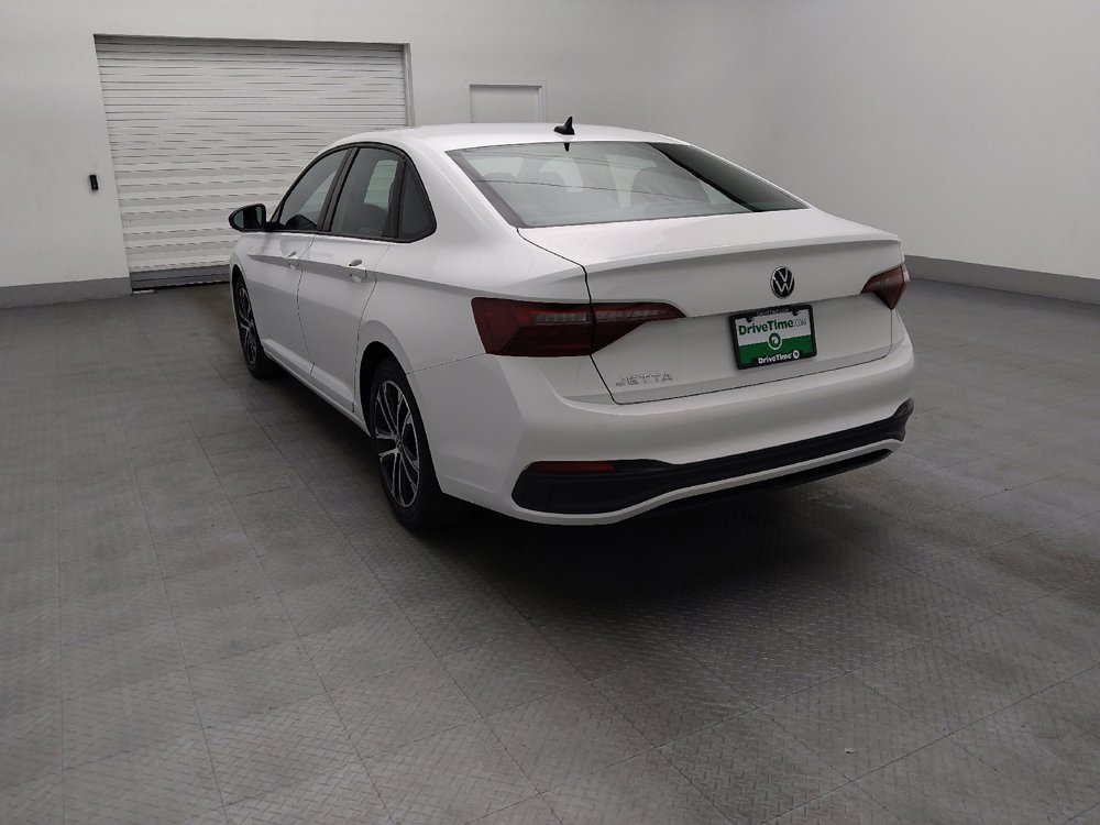 Used 2022 Volkswagen Jetta Sport image 5