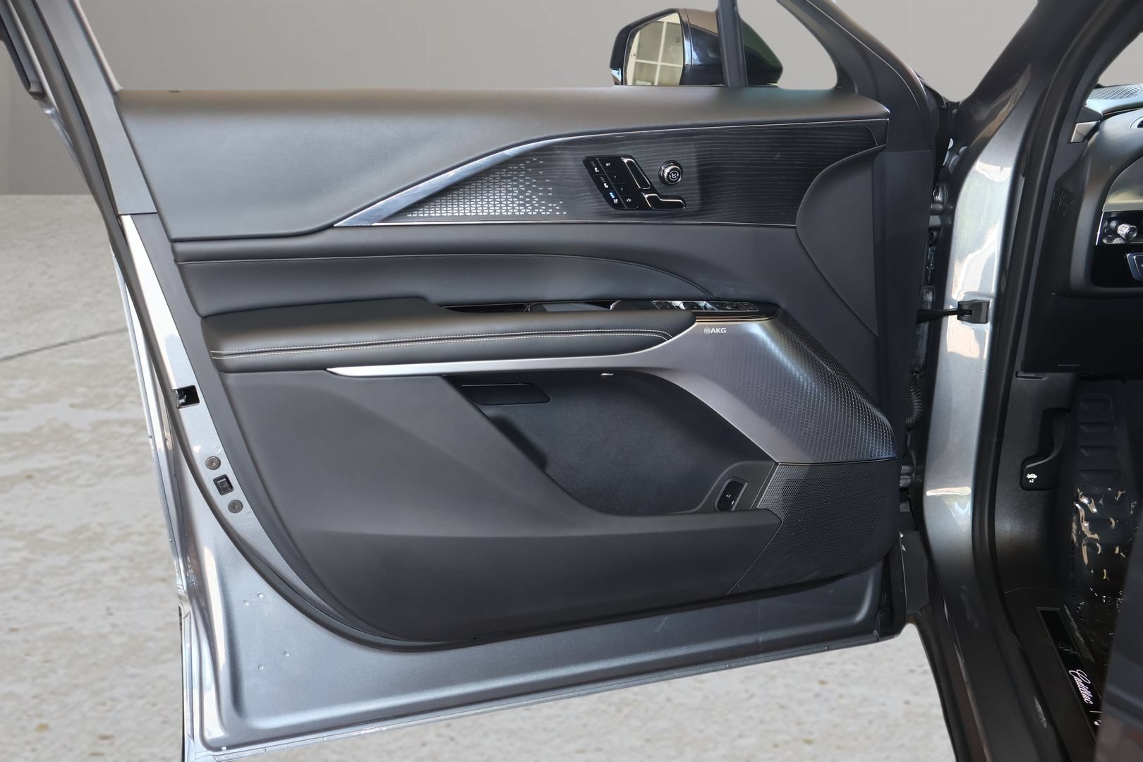 Certified 2023 Cadillac Lyriq 2WD image 9