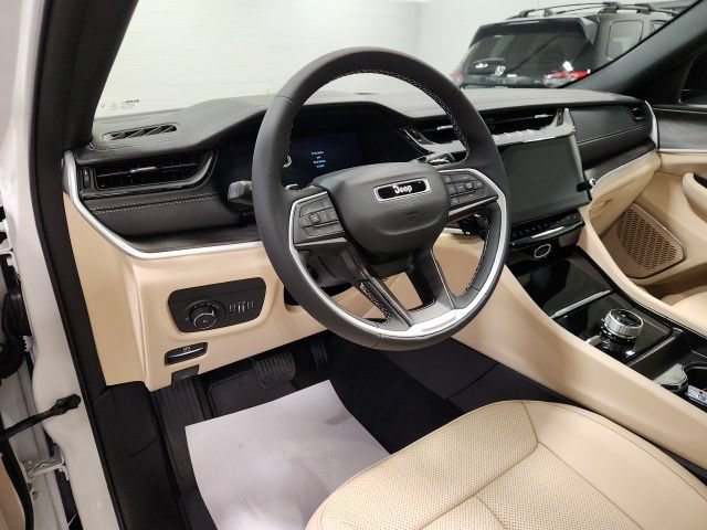Used 2026 Jeep Grand Cherokee Limited w/ Luxury Tech Group II AWD/4WD image 12