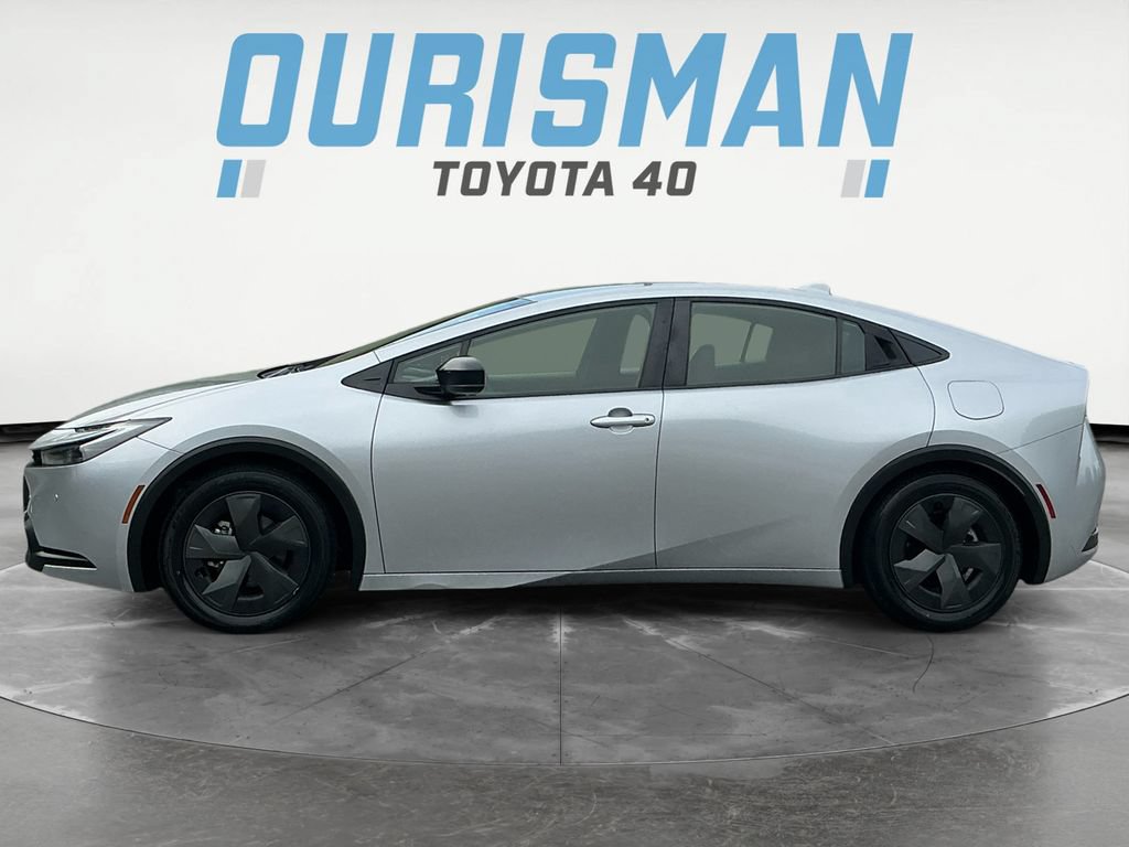 Certified 2024 Toyota Prius LE FWD image 4