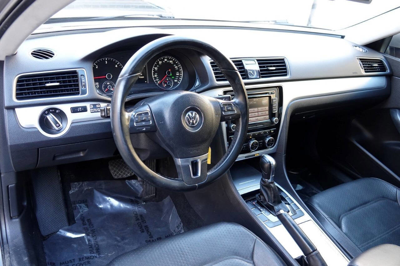 Used 2012 Volkswagen Passat TDI SE FWD image 4