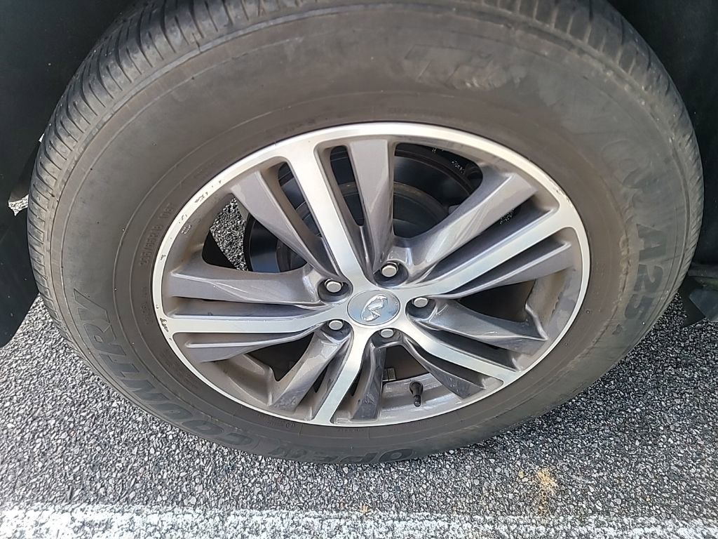 Used 2019 INFINITI QX60 Luxe w/ Essential Package image 13