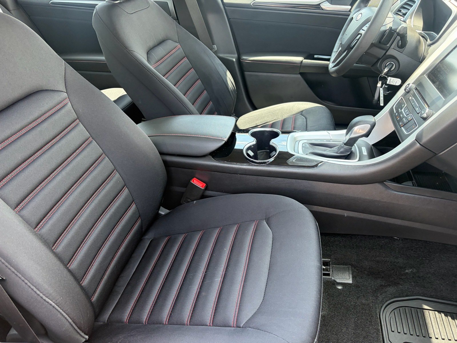 Used 2016 Ford Fusion SE AWD/4WD image 29