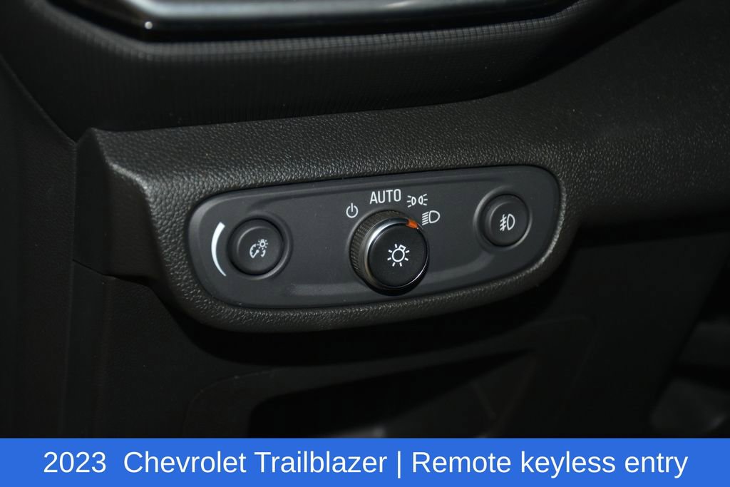 Used 2023 Chevrolet TrailBlazer LT FWD image 9