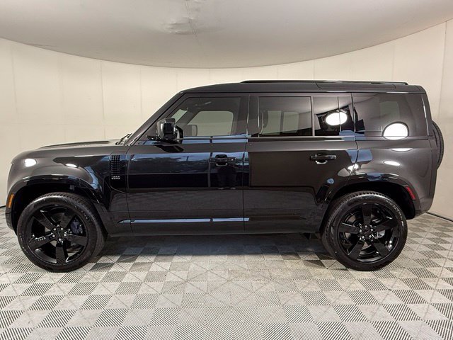 New 2026 Land Rover Defender 110 X-Dynamic SE AWD/4WD image 3