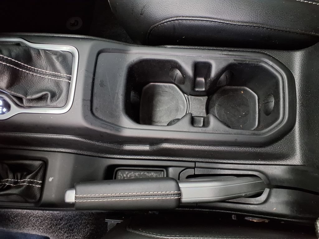 Used 2019 Jeep Wrangler Unlimited Sahara AWD/4WD image 31