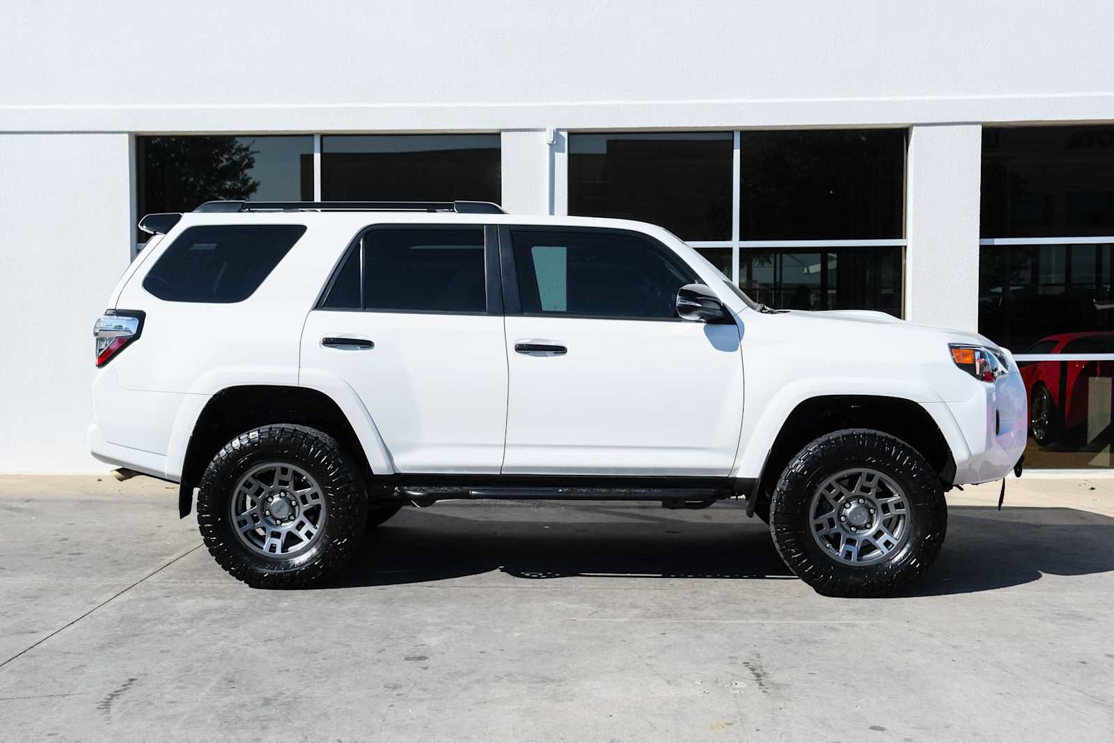Used 2020 Toyota 4Runner Venture w/ Moonroof Package AWD/4WD image 6
