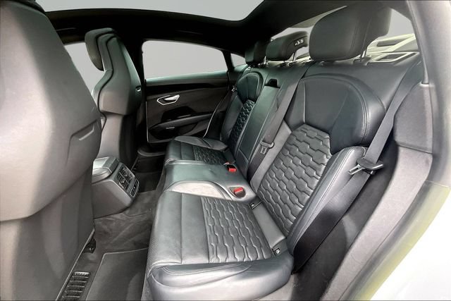 Used 2023 Audi e-tron GT Premium Plus AWD/4WD image 28