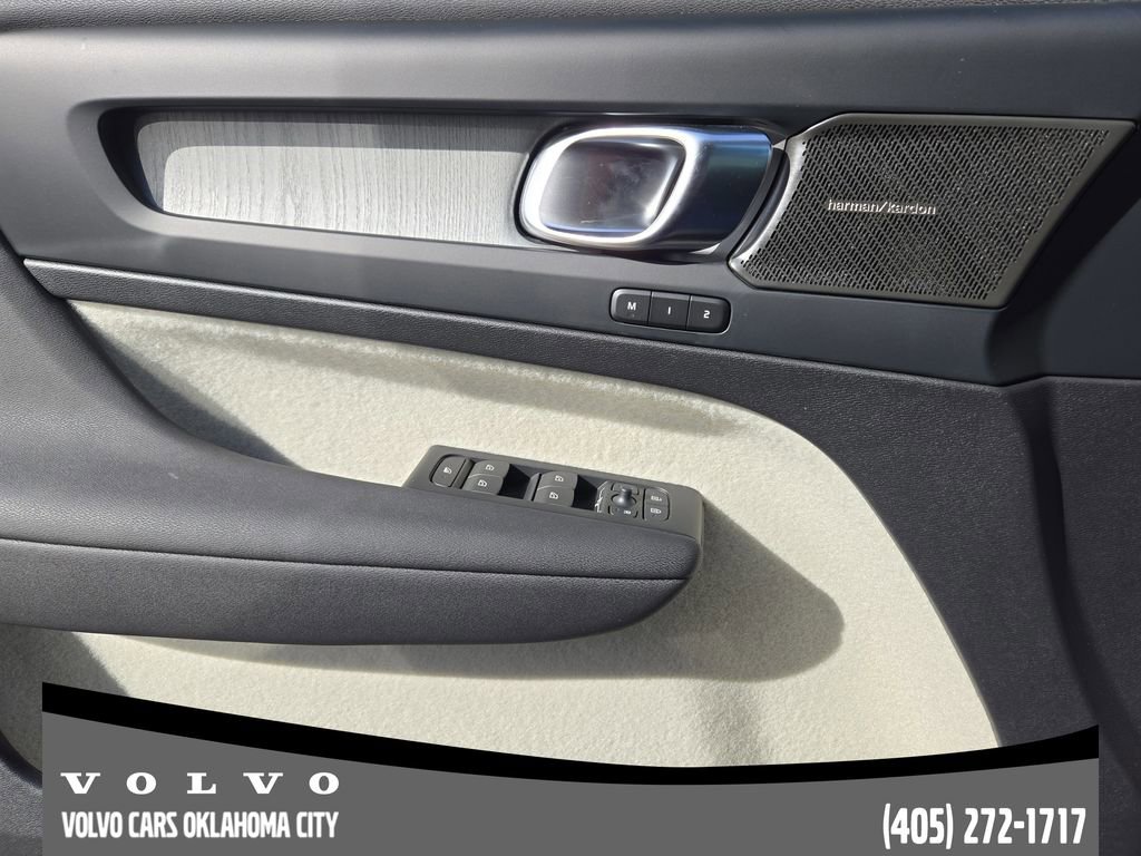 Certified 2026 Volvo XC40 B5 Plus w/ Climate Package image 22