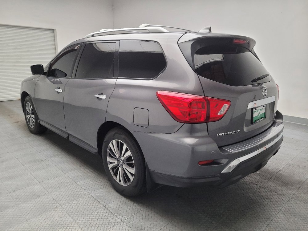 Used 2019 Nissan Pathfinder SL w/ Cargo Package FWD image 5