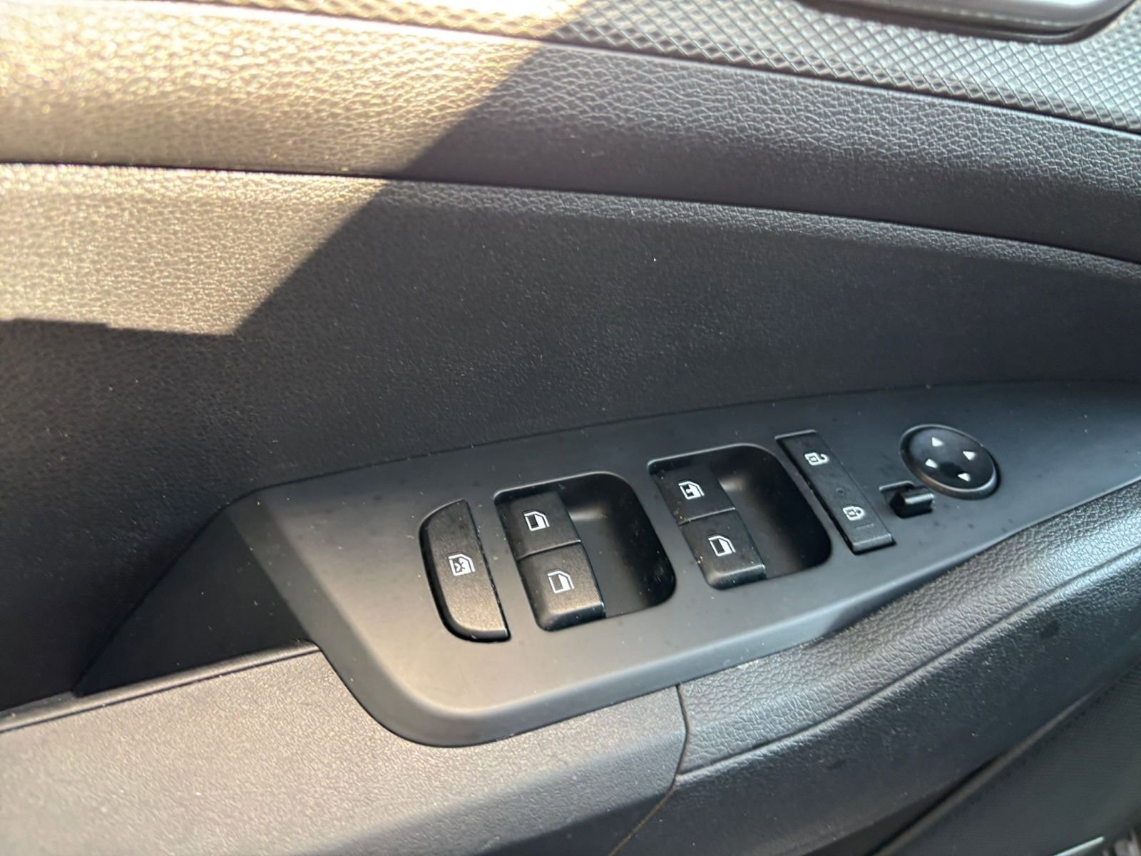 Used 2024 Kia Sportage LX image 18