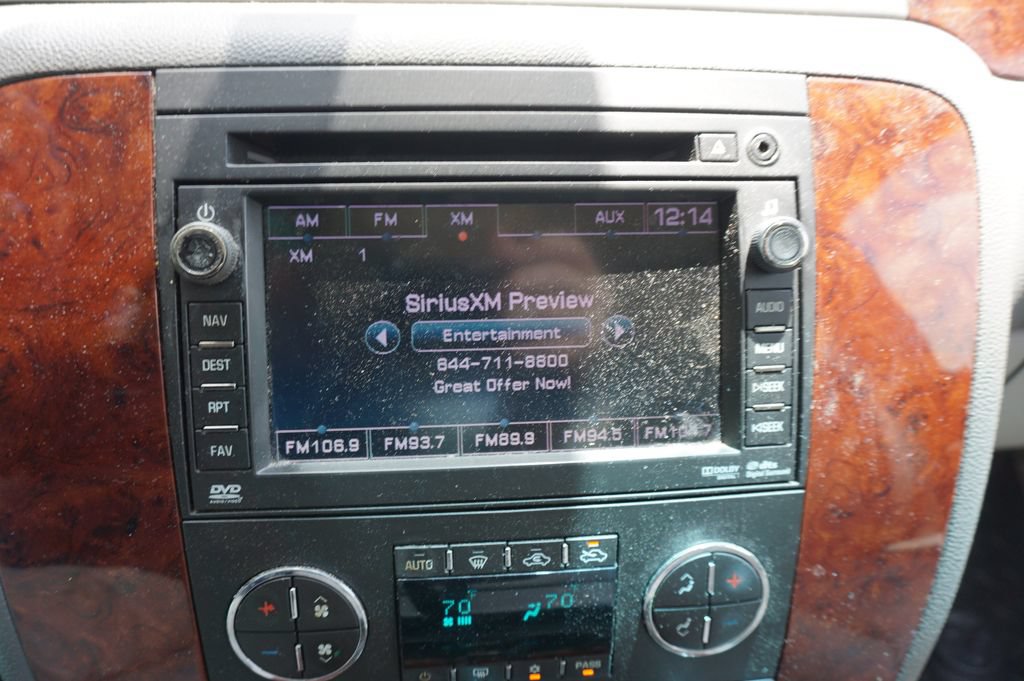 Used 2010 Chevrolet Avalanche LTZ RWD image 9