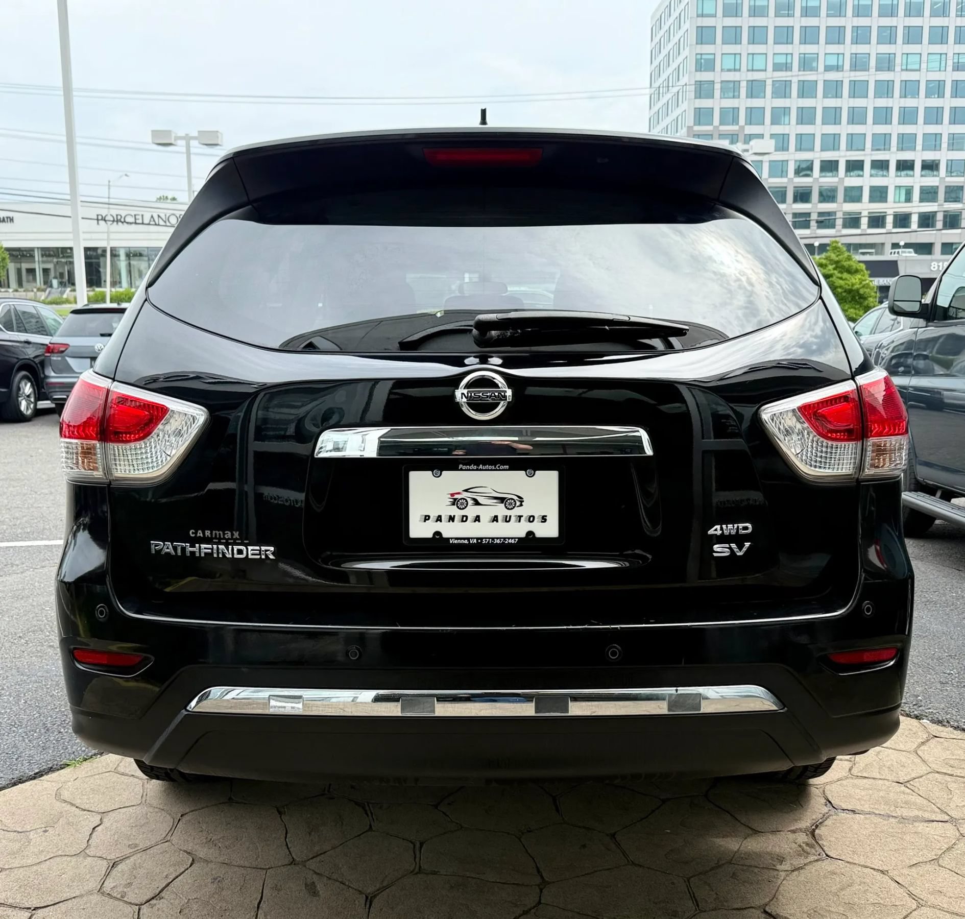 Used 2013 Nissan Pathfinder SV AWD/4WD image 6