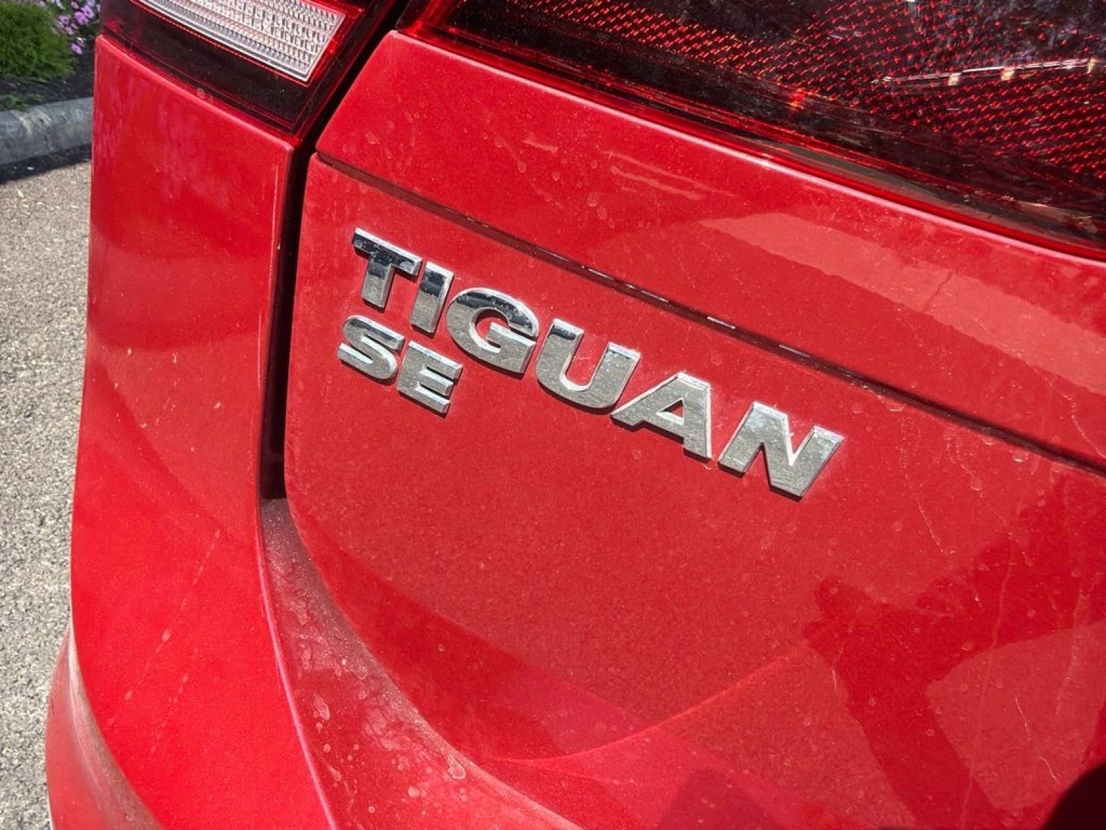 Used 2020 Volkswagen Tiguan SE AWD/4WD image 8