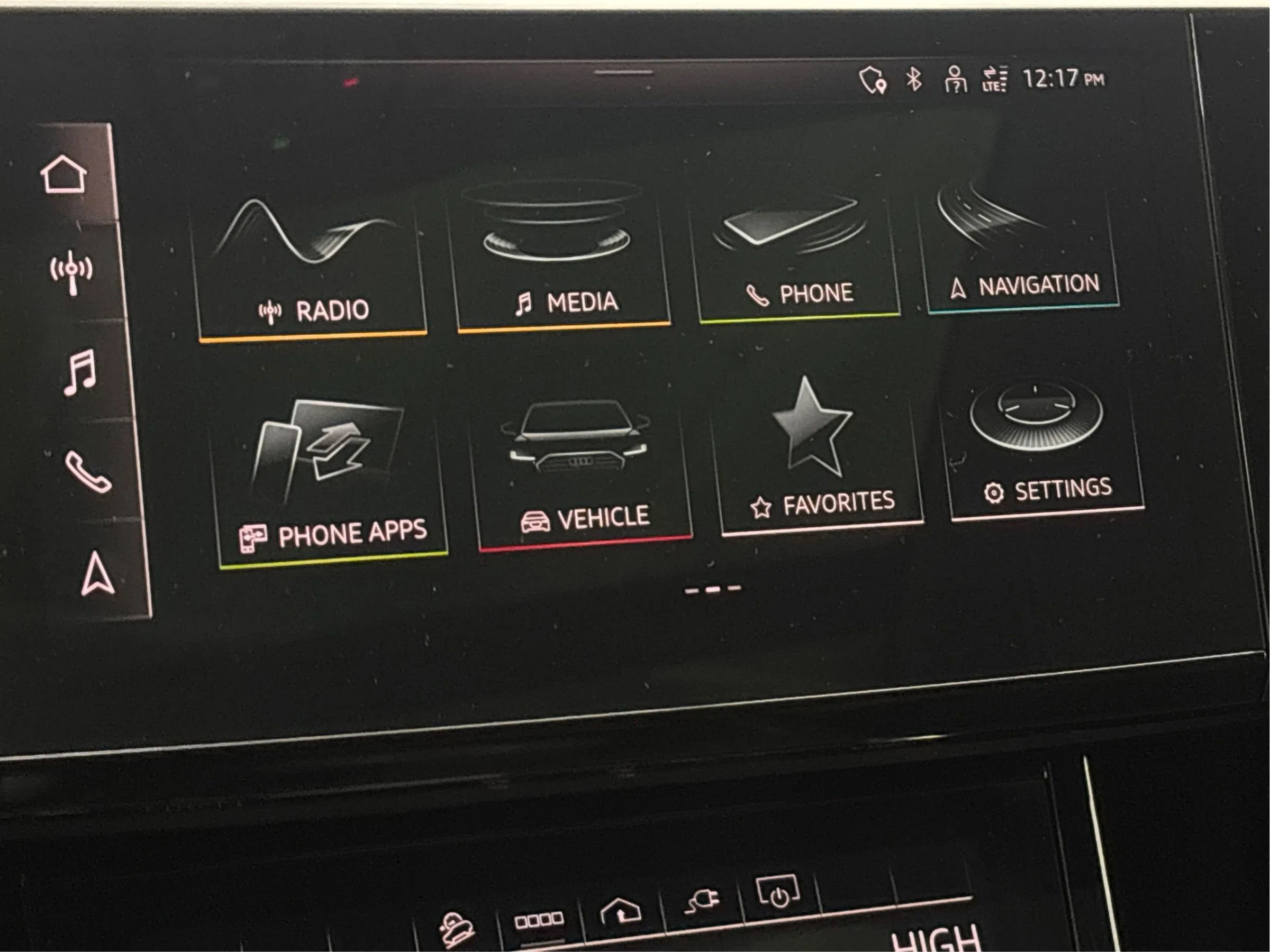 Used 2022 Audi e-tron Premium w/ Convenience Plus Package AWD/4WD image 44