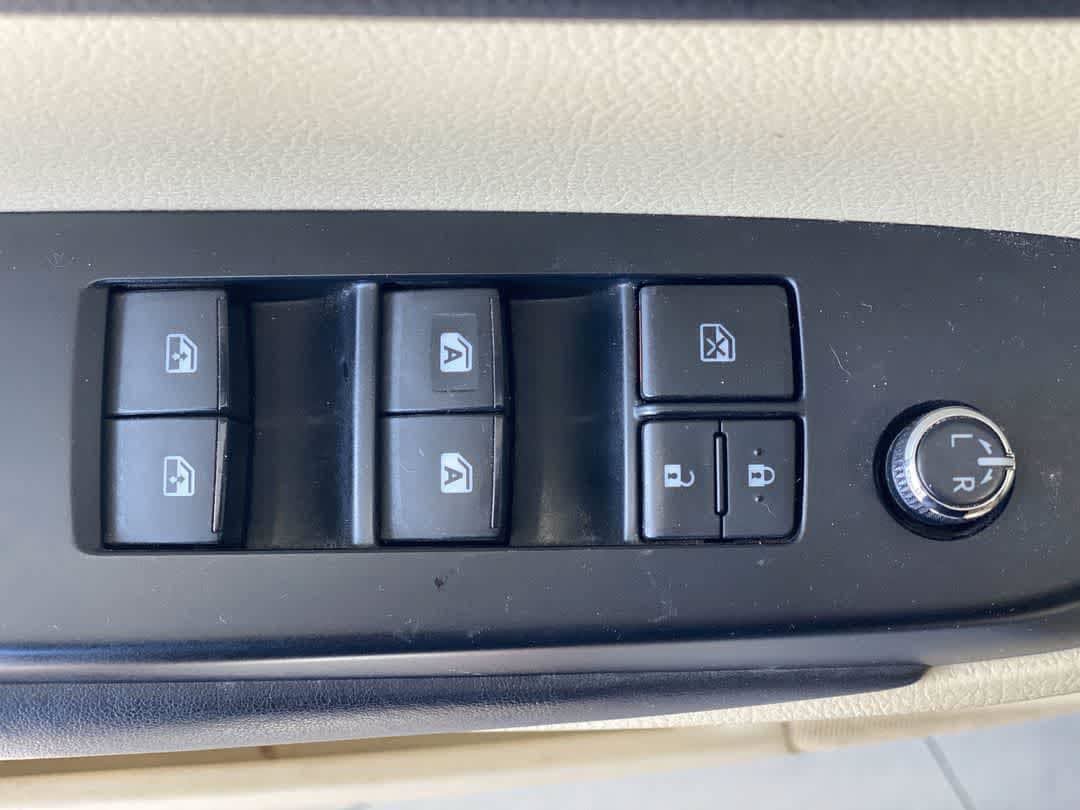 Used 2016 Toyota Highlander XLE w/ Protection Package #3 AWD/4WD image 16