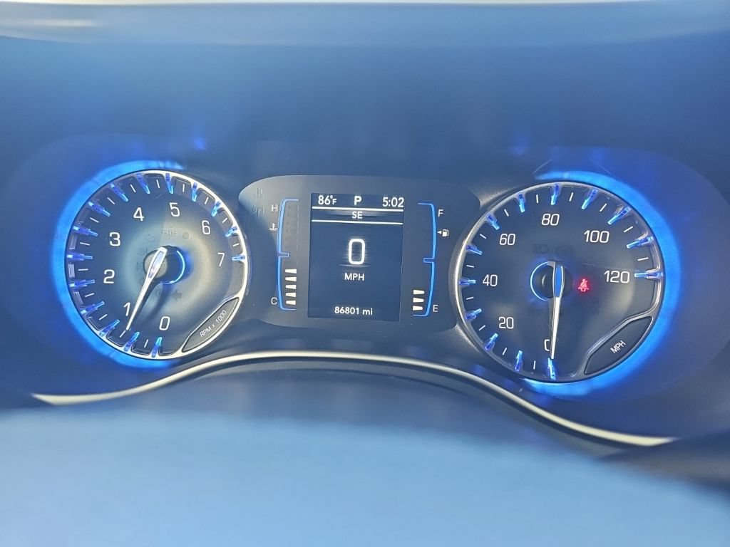 Used 2018 Chrysler Pacifica Touring-L w/ Premium Audio Group FWD image 20