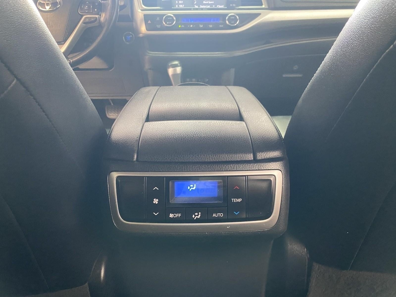 Used 2018 Toyota Highlander XLE w/ Protection Package #3 AWD/4WD image 14