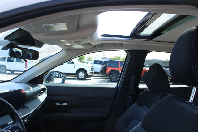 Used 2026 Nissan Kicks SV w/ SV Premium Package FWD image 28