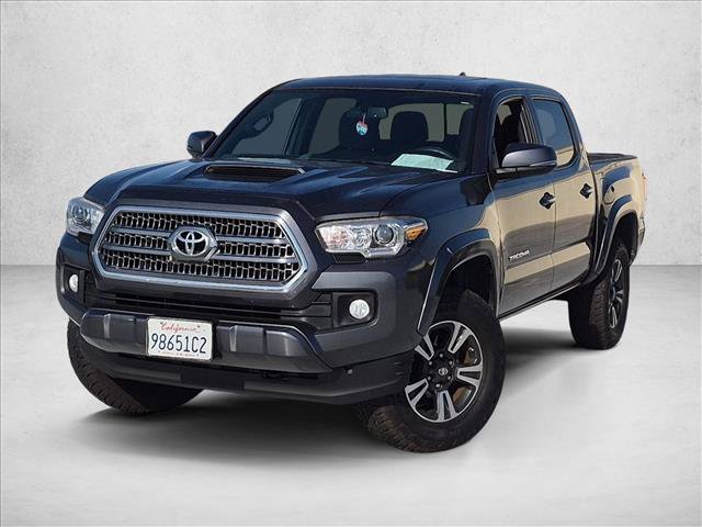 Used 2017 Toyota Tacoma TRD Sport RWD image 2