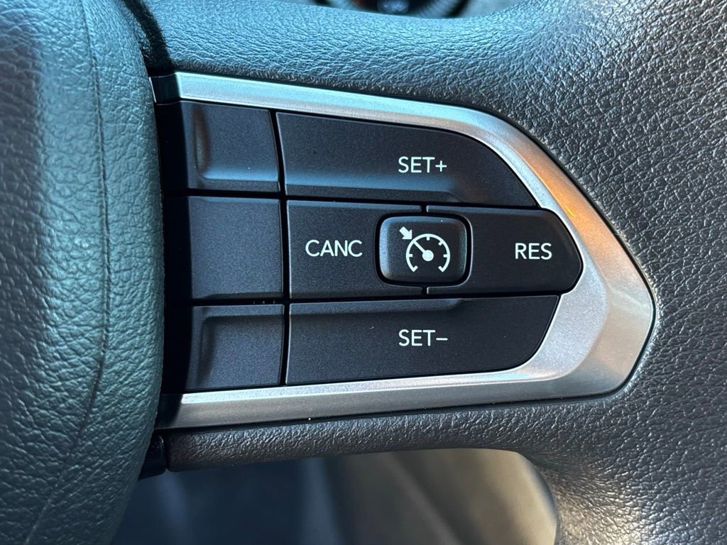 Used 2025 Jeep Compass Sport image 14