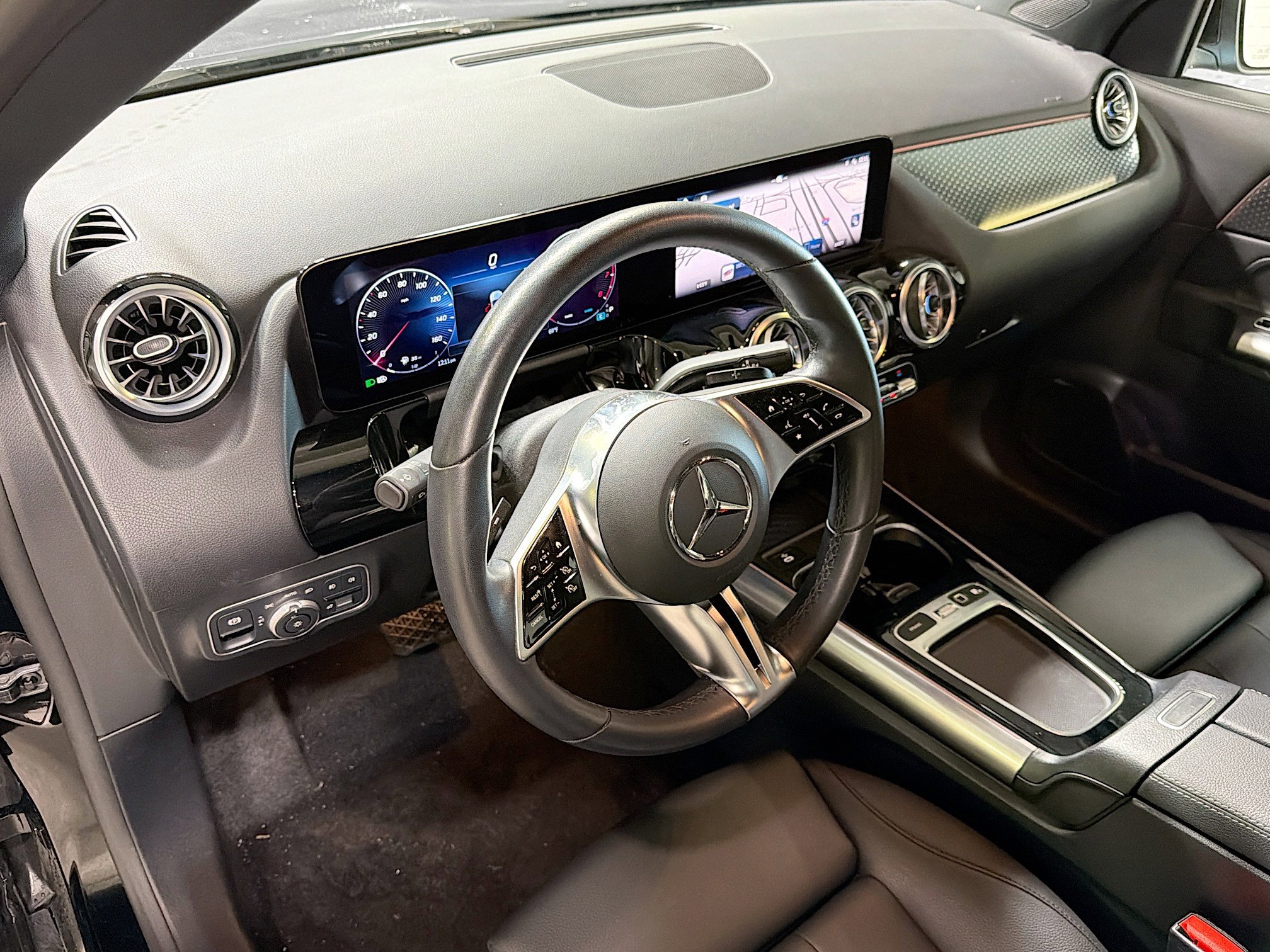 Used 2025 Mercedes-Benz GLA 250 image 9