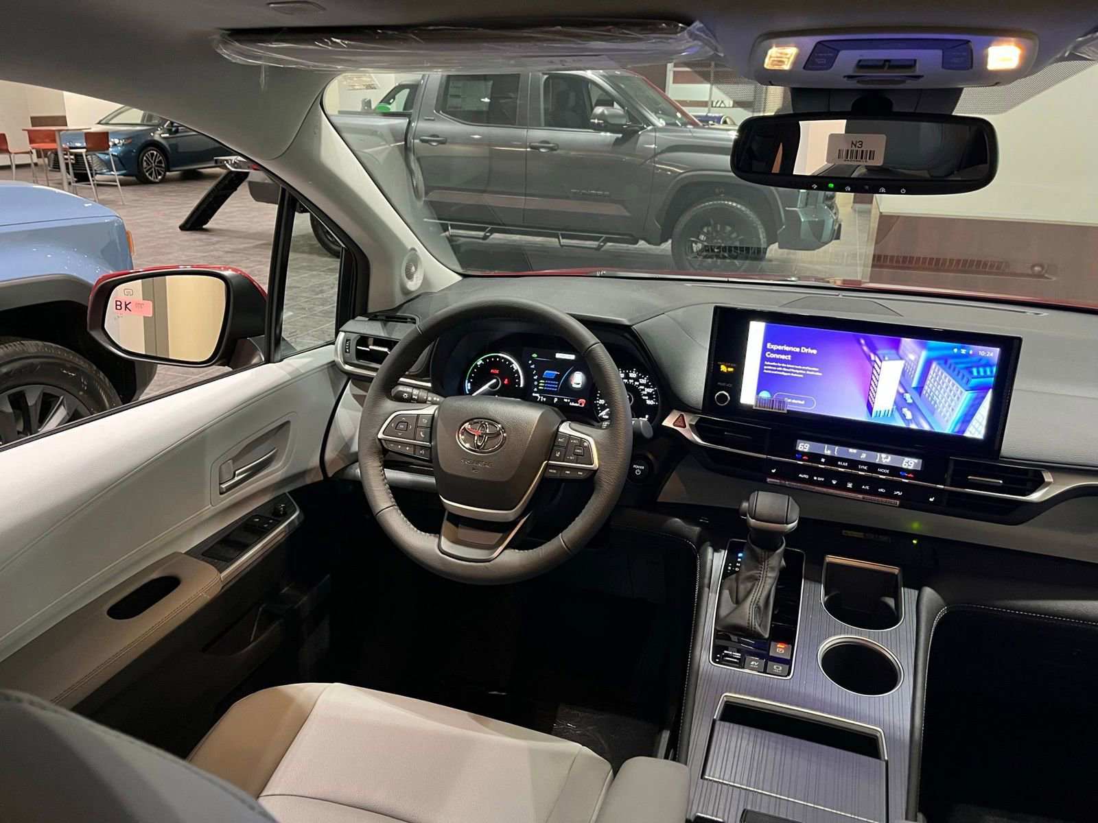 New 2026 Toyota Sienna XLE FWD image 36