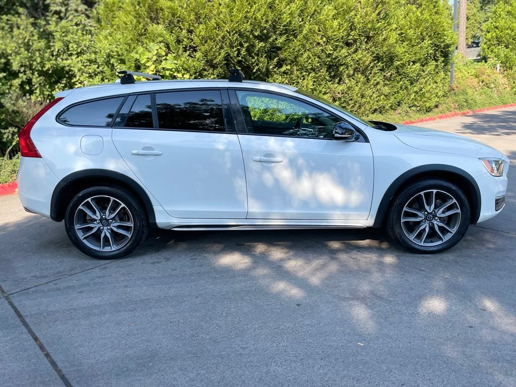 Used 2015 Volvo V60 T5 Cross Country w/ Protection Package AWD/4WD image 3
