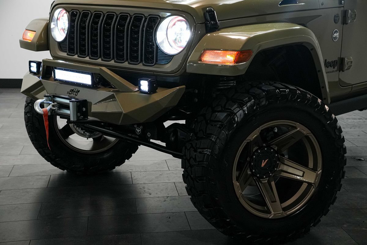 Used 2025 Jeep Wrangler Unlimited Sport AWD/4WD image 10
