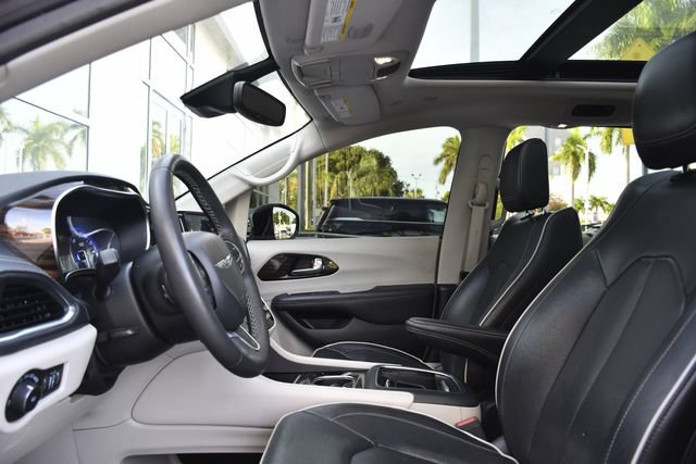 Used 2023 Chrysler Pacifica Limited FWD image 20