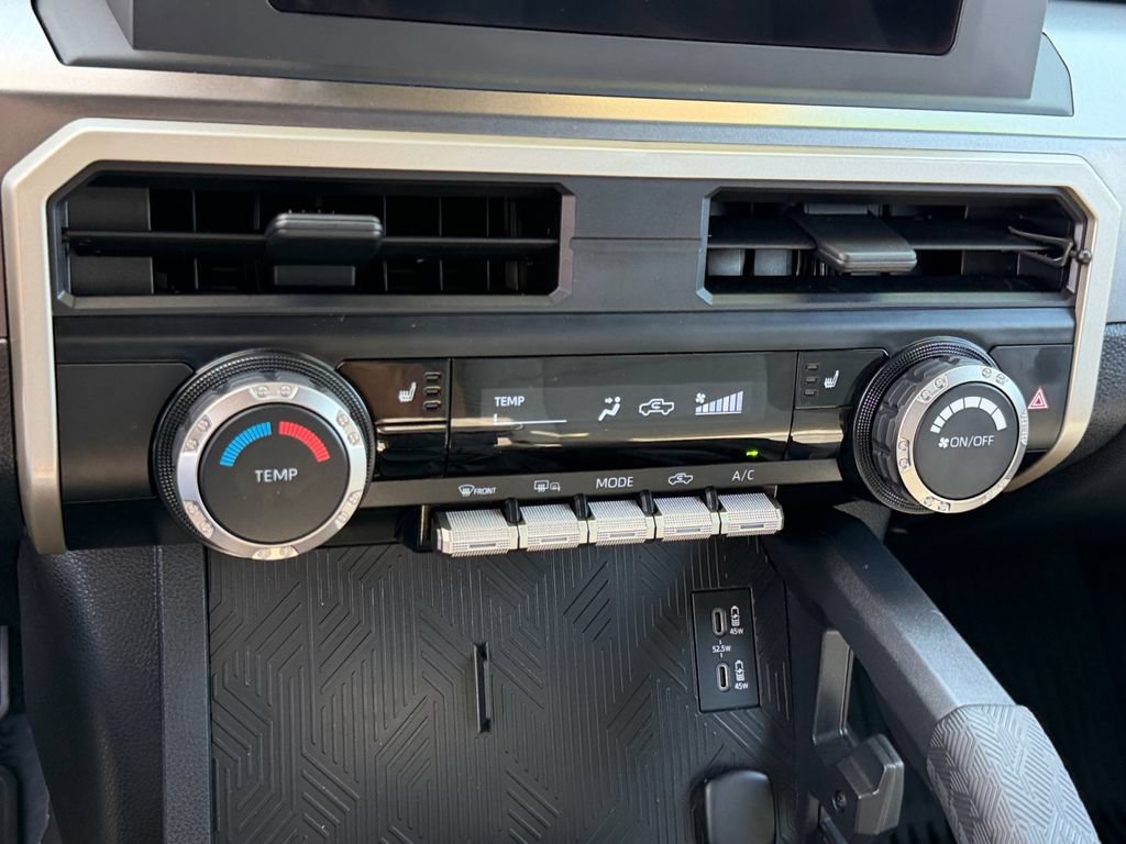 Certified 2025 Toyota Tacoma SR5 AWD/4WD image 22