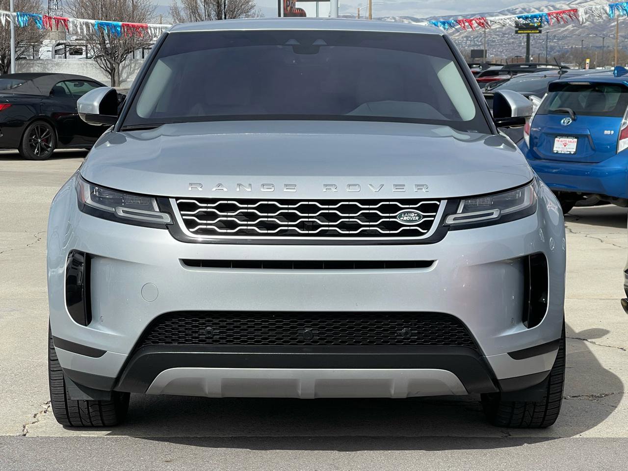 Used 2020 Land Rover Range Rover Evoque SE image 2