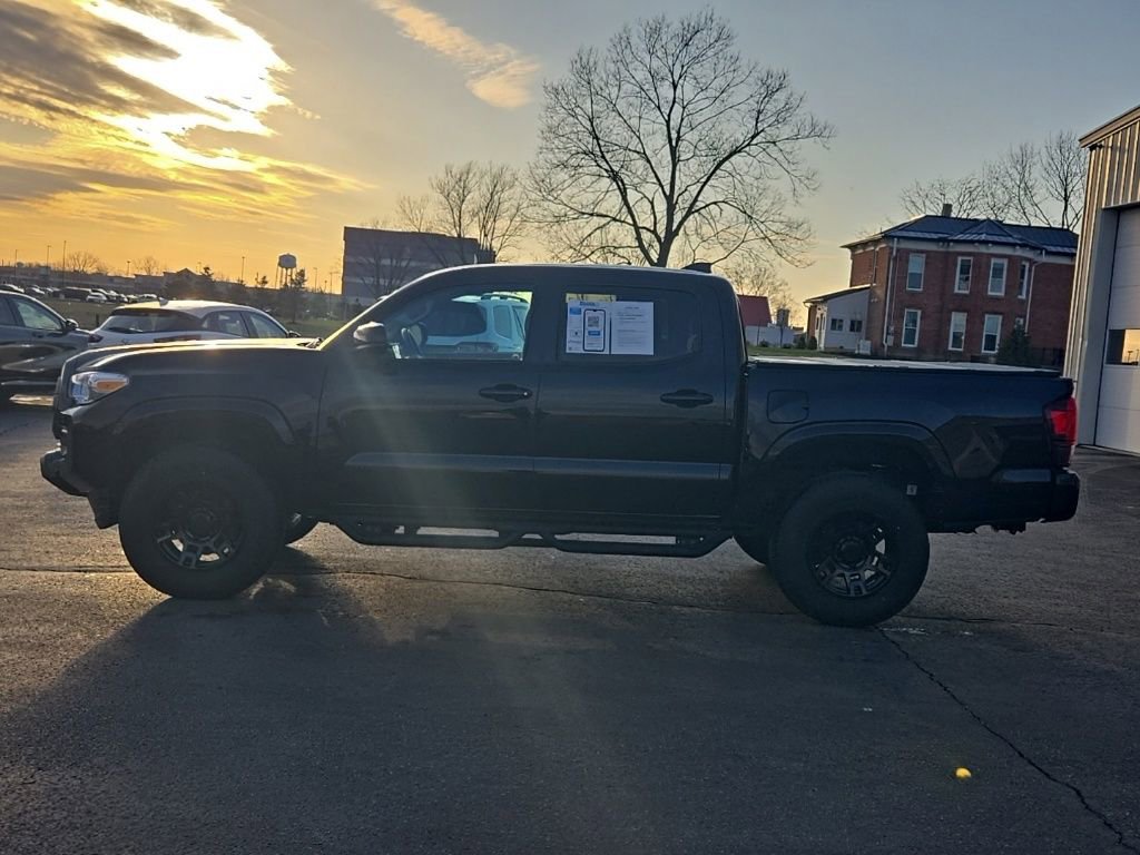Used 2022 Toyota Tacoma SR image 4