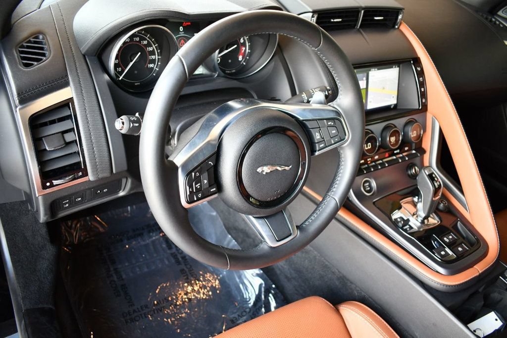 Used 2018 Jaguar F-TYPE Coupe RWD image 12