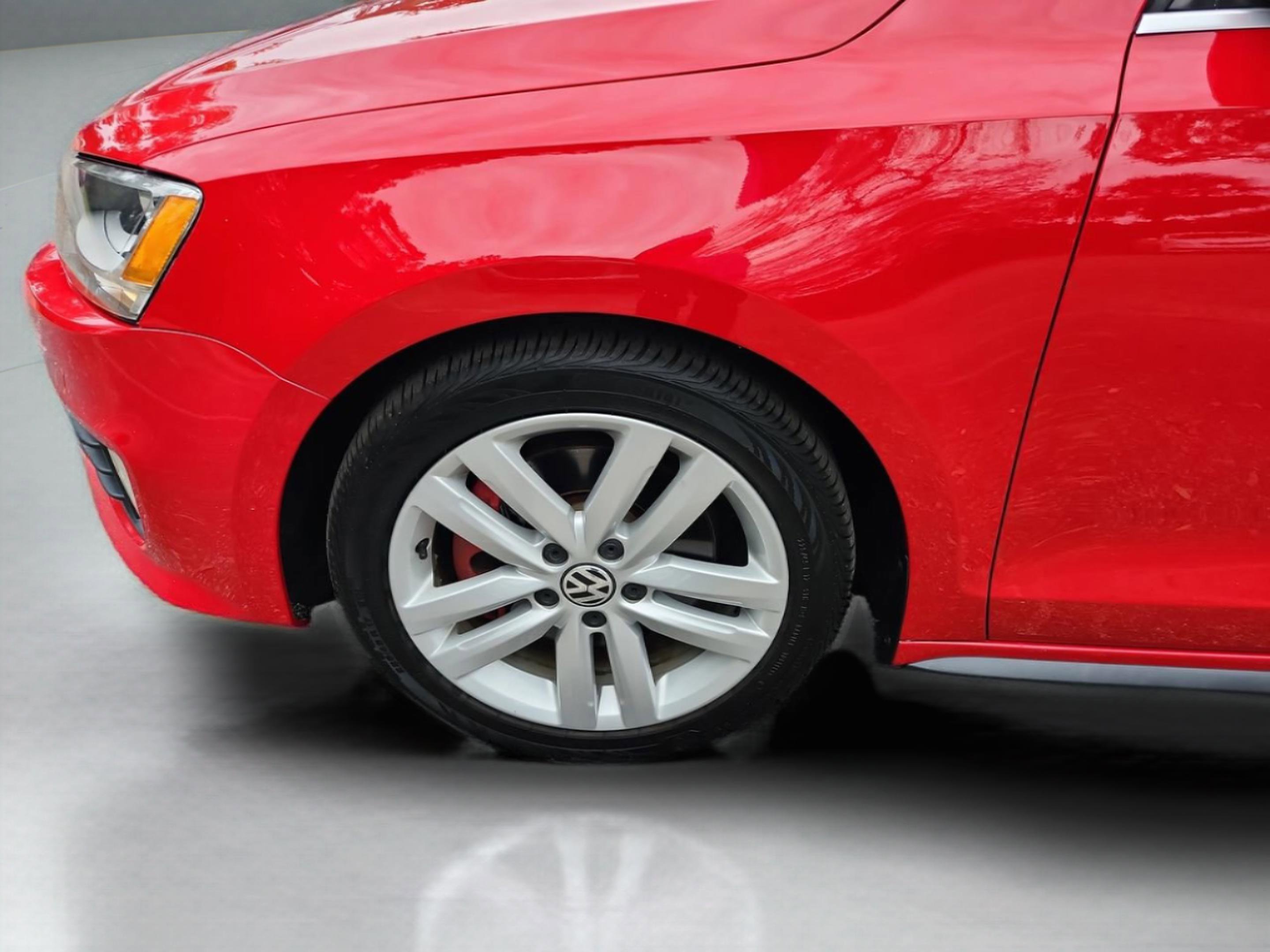 Used 2012 Volkswagen Jetta GLI image 26