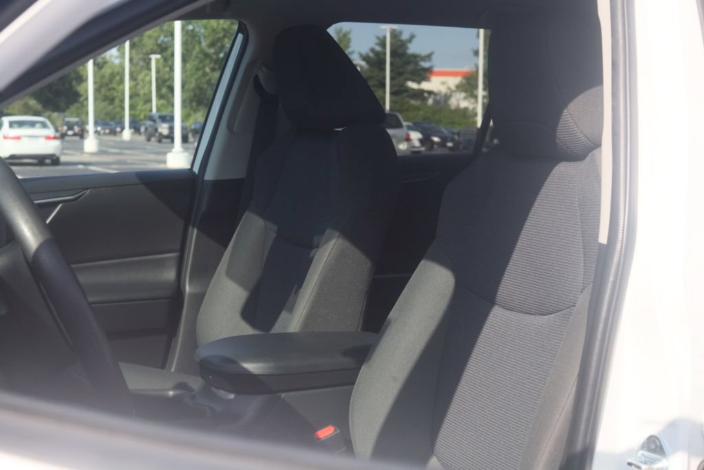 Used 2023 Toyota RAV4 LE AWD/4WD image 25