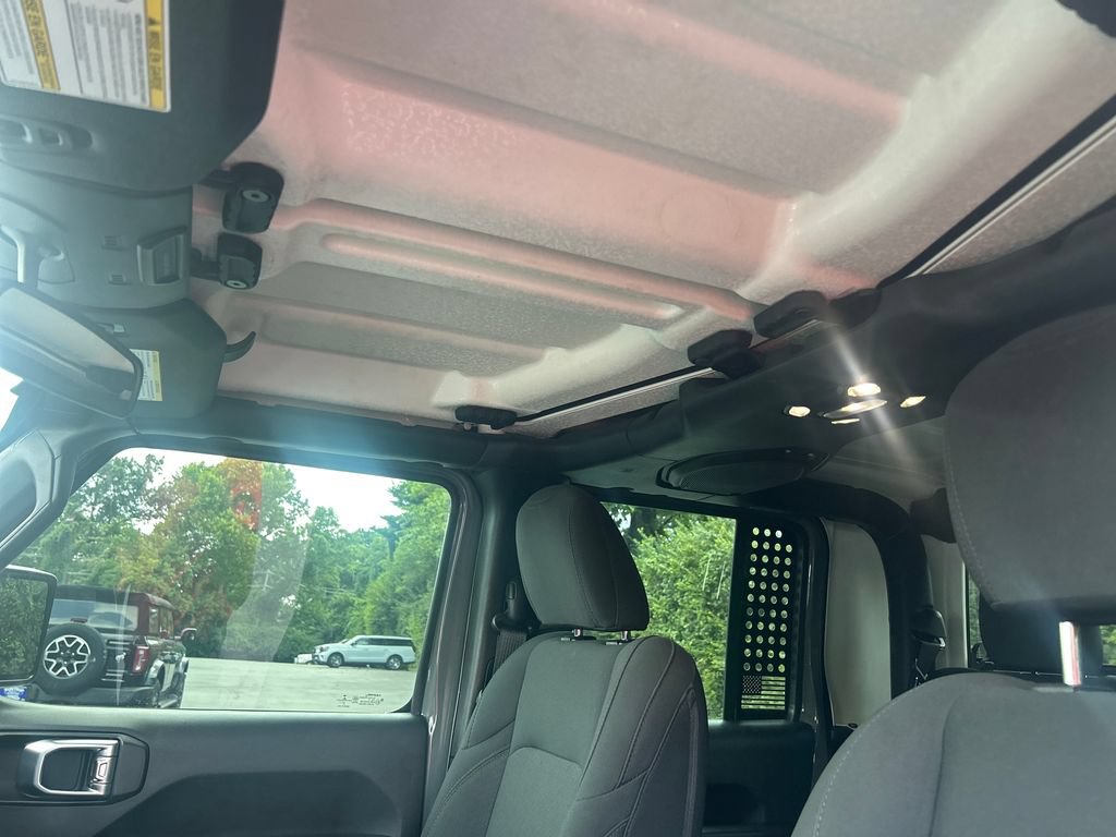 Used 2021 Jeep Gladiator Sport AWD/4WD image 25