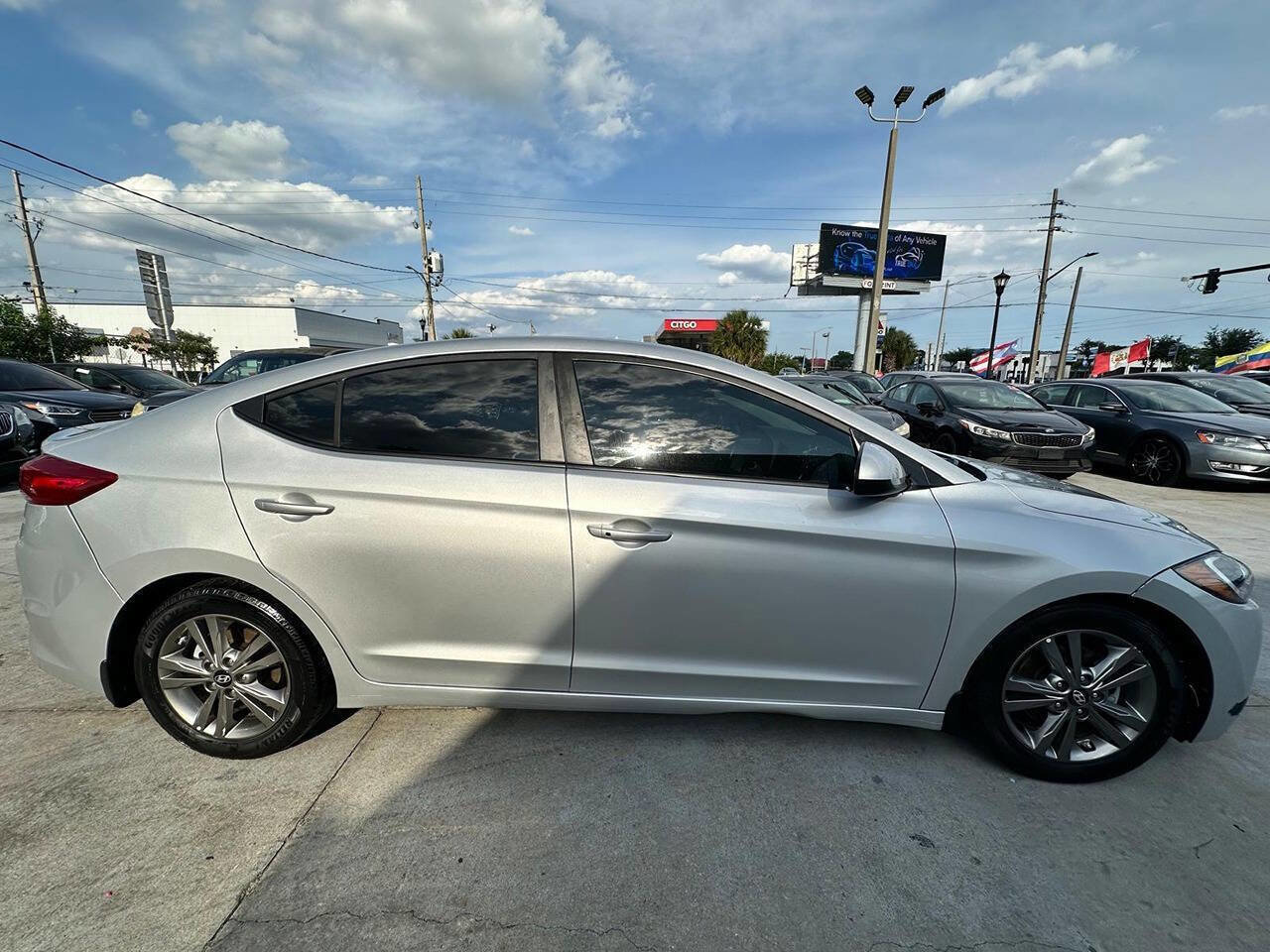 Used 2018 Hyundai Elantra Value Edition FWD image 3