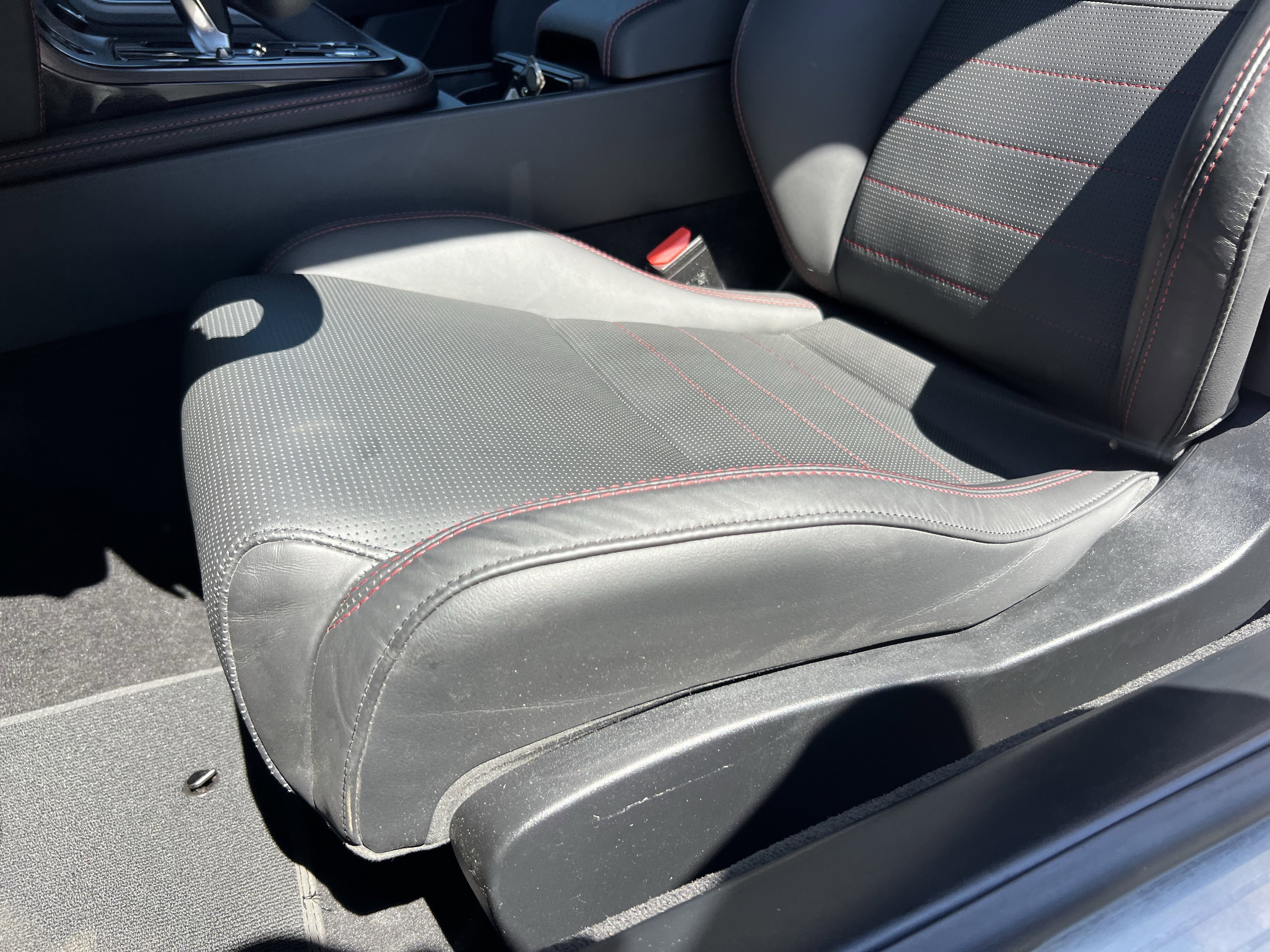 Used 2020 Jaguar F-TYPE Checkered Flag image 17