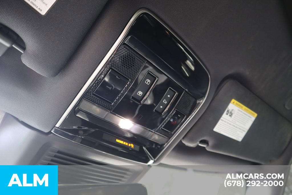 Used 2023 Land Rover Range Rover SE image 40