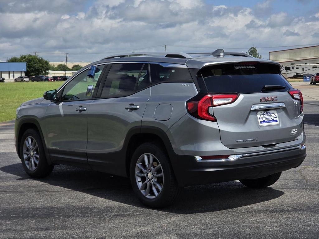 Used 2024 GMC Terrain SLT AWD/4WD image 4