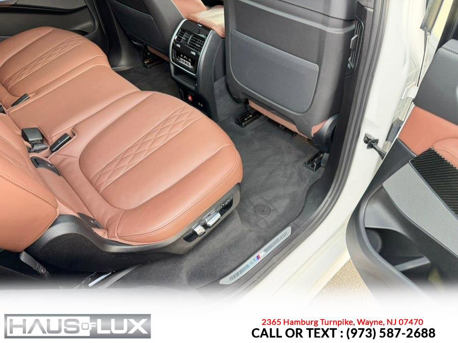 Used 2023 BMW X7 M60i image 28