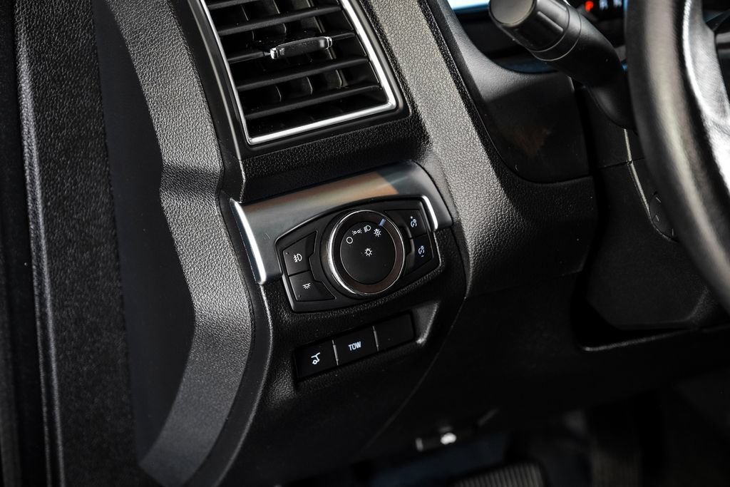 Used 2019 Ford Explorer Limited w/ Class III Trailer Tow Package FWD image 27