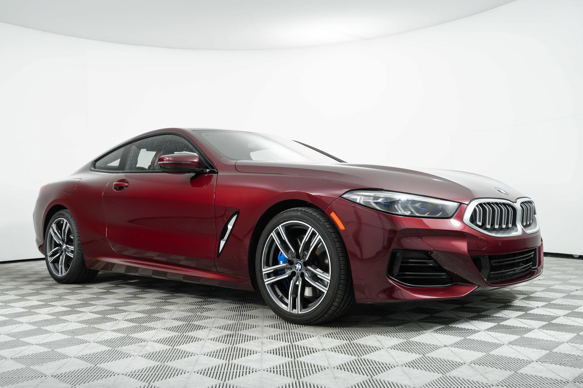 Used 2023 BMW 840i xDrive Coupe AWD/4WD image 1