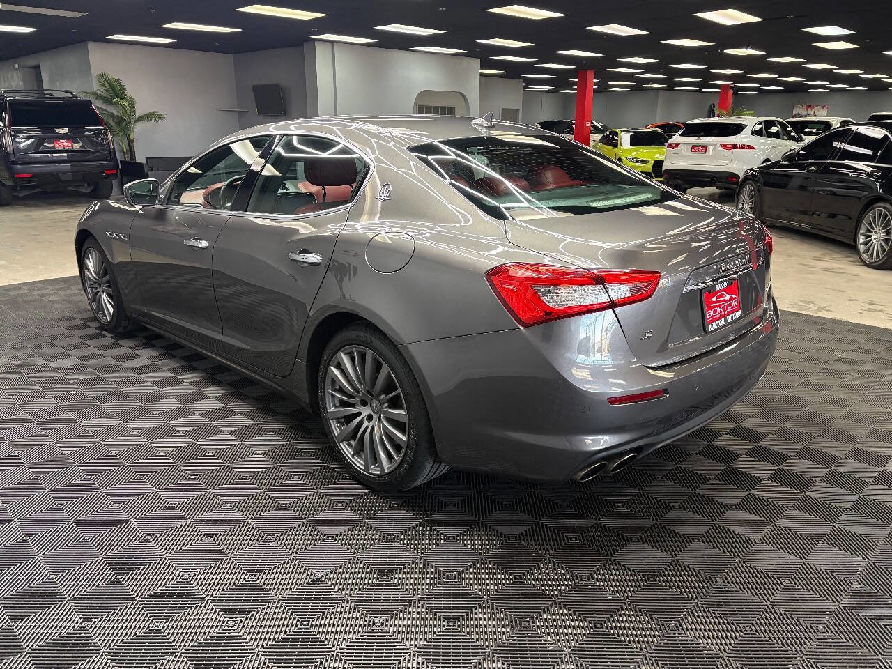 Used 2018 Maserati Ghibli S image 8