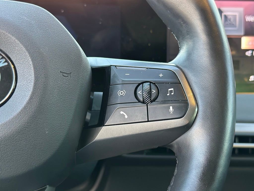 Used 2025 BMW iX xDrive50 w/ Premium Package image 30