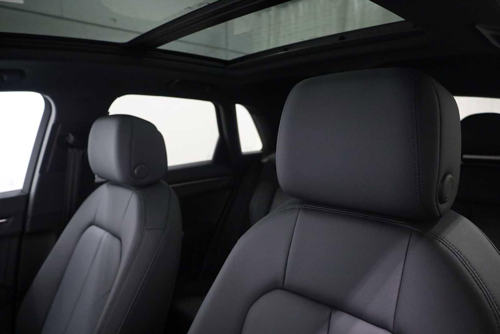 New 2025 Audi Q3 2.0T Premium image 17