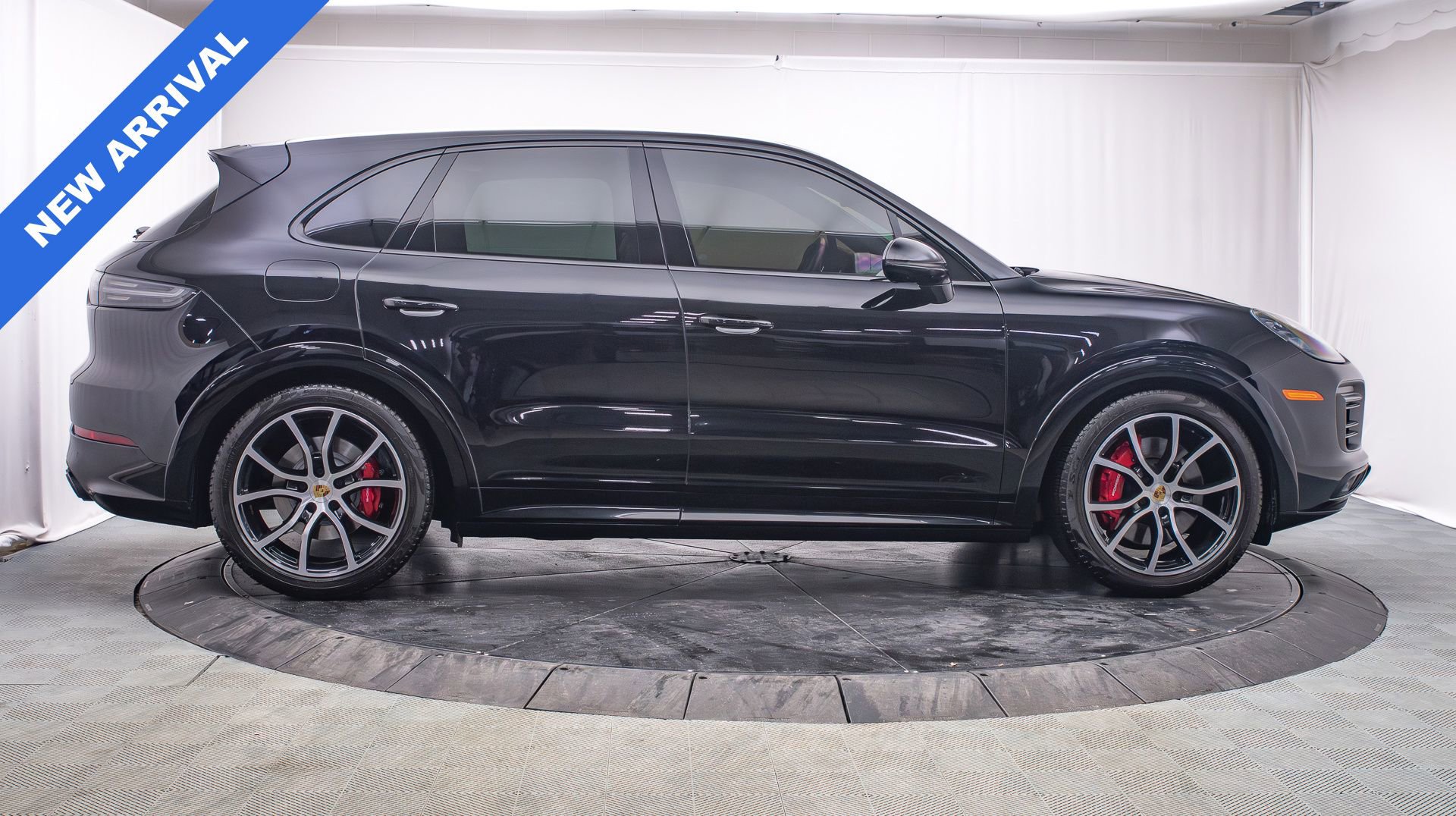 Used 2021 Porsche Cayenne GTS image 2